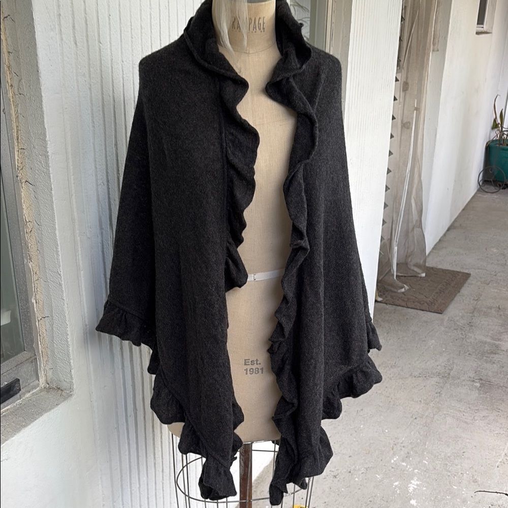 Repeat Cashmere Ruffle shawl
